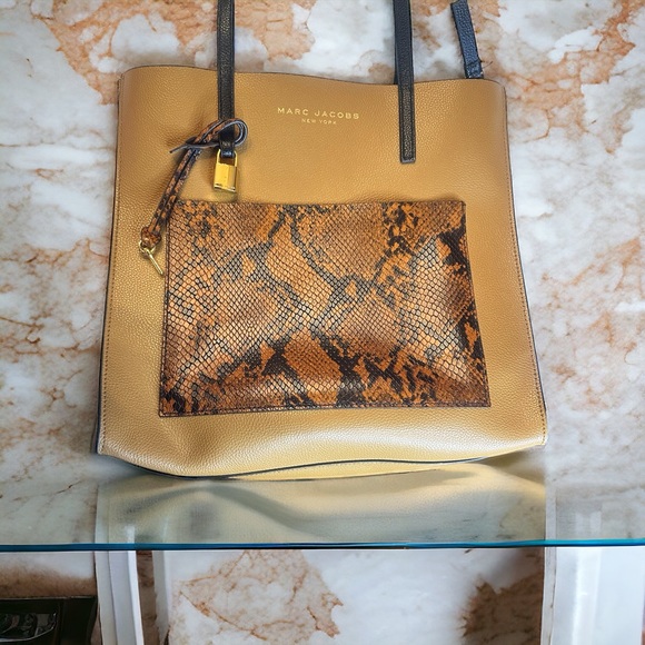 Authentic MARC JACOBS Brown Leather Tote Bag Purse - Picture 3 of 5